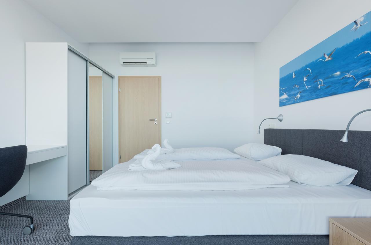 Apartamenty Laguna Boulevard By Renters Prestige أوسترونيه مورسكية المظهر الخارجي الصورة